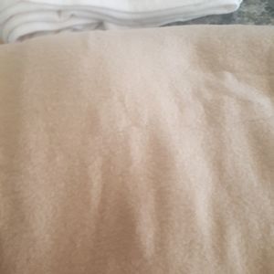 Snuggles tan blanket no flaws